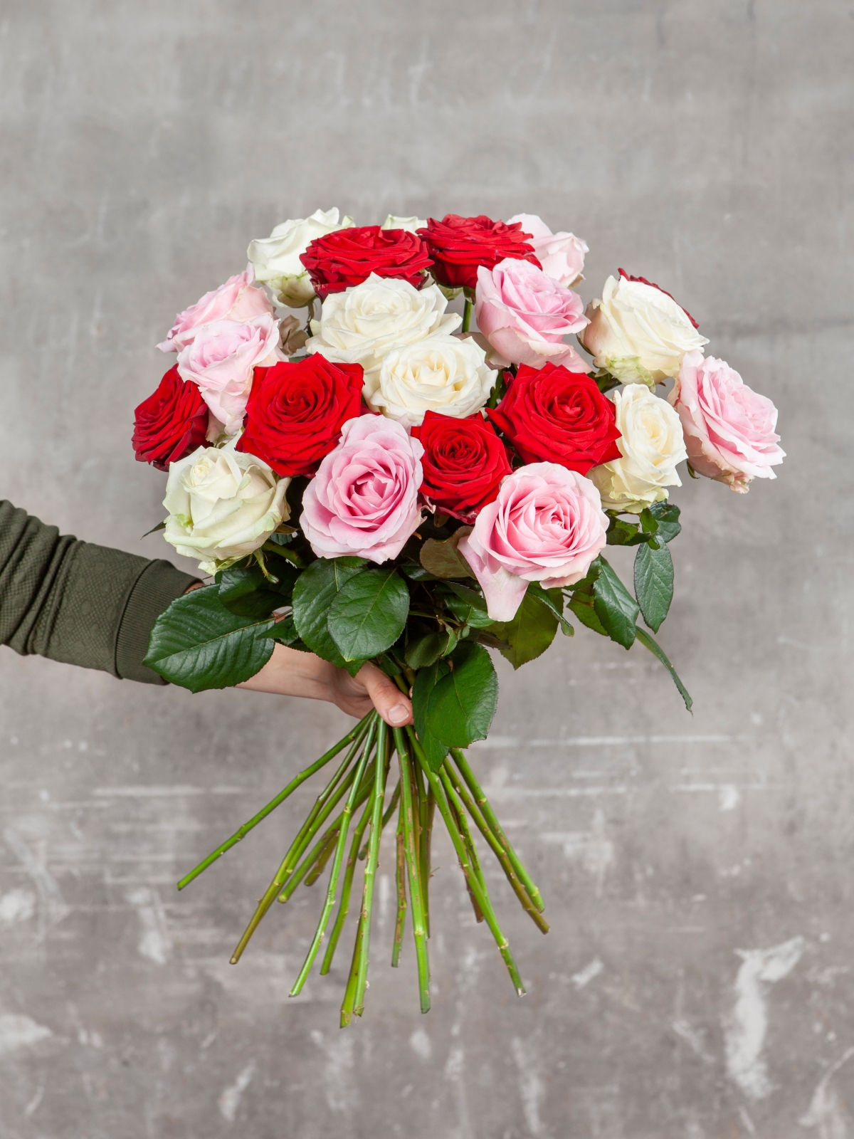 Woning kromme Onenigheid BloemenVaria Mixed rozen compact Online boeket bloemen bloemstuk bestellen  en landelijk bezorgen